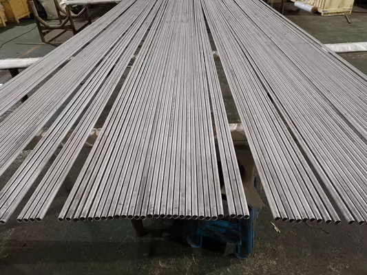 Goede prijs. Van de het Staalbuis van ASTM A213 TP304 TP316 de Naadloze Buizen van de de BoilerWarmtewisselaar online