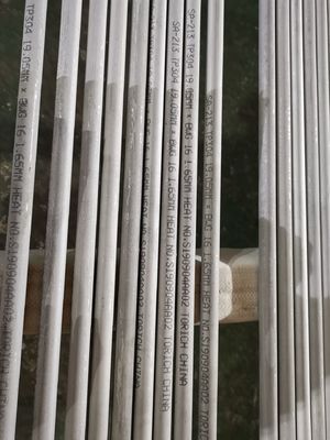 Goede prijs. Naadloze SUS304 de Warmtewisselaarbuizen van ASTM A213 online