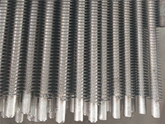 Goede prijs. 0.3mm Finned Buizen van het Diktealuminium voor Olie de Op hoge temperatuur van de Hittegeleiding online